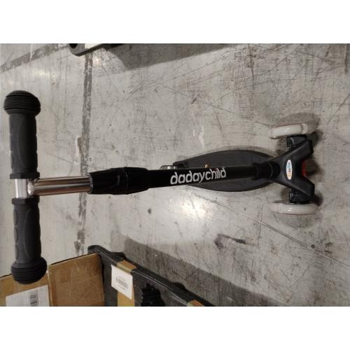 3 Wheel Scooters for Kids, Kick Scooter for Toddlers 3-6 Years Old, Boys and Girls Scooter with Light Up Wheels, Mini Scooter for Children