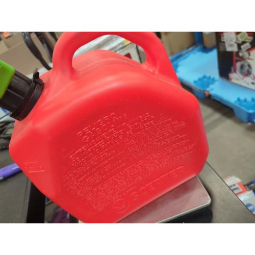 Scepter USA 2-Gallon Plastic Gasoline Can 2-gpm Manual