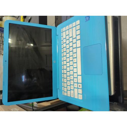 HP Stream - 14-cb109ca With Charger
