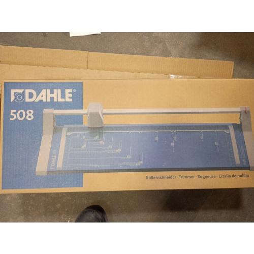 Dahle 507 Personal Rotary Trimmer, 12 Cut Length, 7 Sheet Capacity, Self-Sharpening, Automatic Clamp, German Engineered Paper Cutter