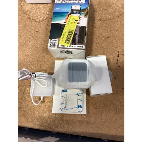 Wyze - Indoor/Outdoor Wireless 1080p HD Smart Garage Door Opener and Security Camera - White