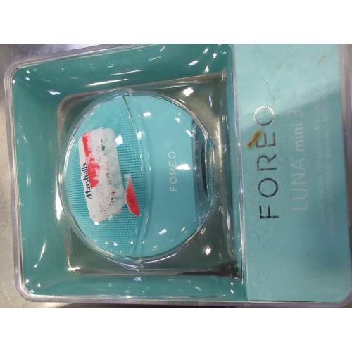FOREO LUNA mini 3 Ultra-hygienic Facial Cleansing Brush - All Skin Types - Face Massager for Clean & Healthy Face Care - Extra Absorption of Facial Skin Care Products - Waterproof - Mint