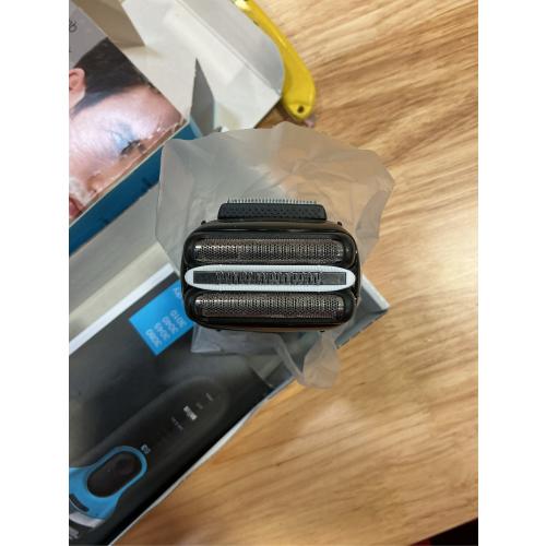 BRAUN SERIES 3 PROSKIN 3040S MEN'S RECHARGEABLE WET & DRY ELECTRIC FOIL SHAVER