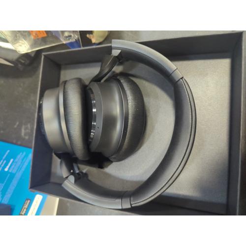 Color Black Wyze Noise-Cancelling Headphones - Black / No Travel Case