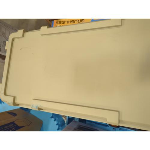 Project Source Medium 15.1 -Gallons ( 60 -Quarts ) Khaki Yellow/Solid Heavy Duty Stackable Tote with Latching Lid