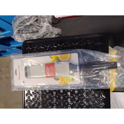 KitchenAid KE321OHOBA Classic Etched Fine Grater, One Size, Black 2