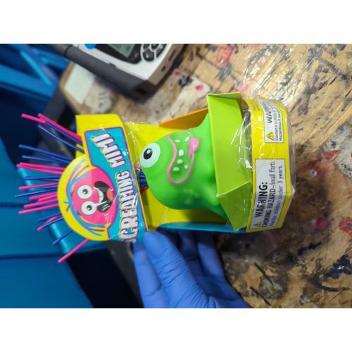 Screaming Hair Pulling Toy - Stress Relief & Funny Gag Gift for Teens Adults, Home Office Party Use, Pull Hair Scream Sound, Anxiety Relief Novelty Gifts for Friends (Green)