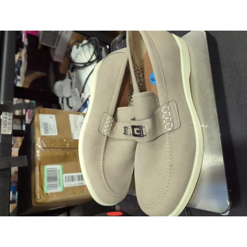 Guess Men's Quido Loafer (size 10.5)