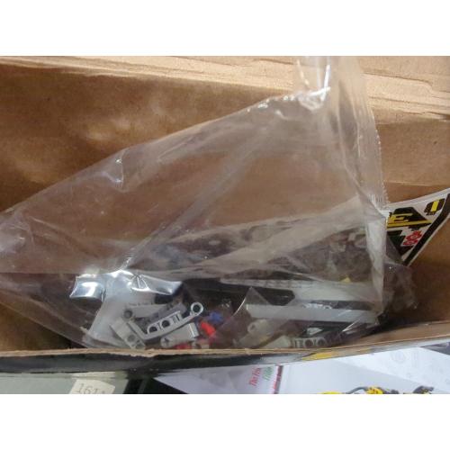 Technic Bugatti Bolide Building Toy Set (905 Pieces)