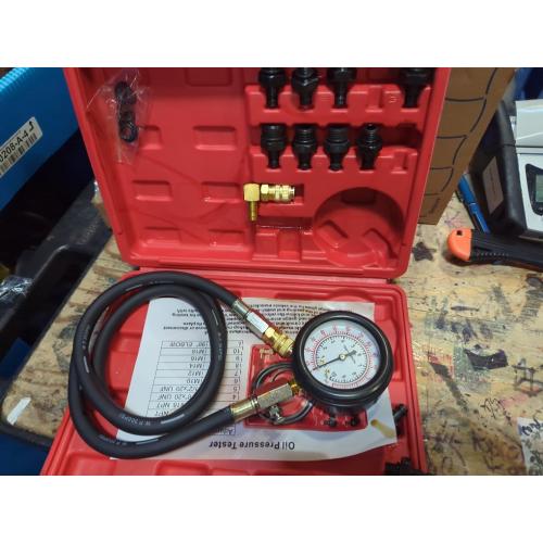 Oil Pressure Tester Tool, Oil Pressure Gauge kit, 0-140 PSI Pressure Test Diagnostic Tools, Engine Oil Pressure Tester Tool kit, for car Truck (red)