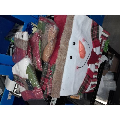 NBVKO Santa Claus Snowman Christmas Dining Room Chair Back Cover Set of 6, Removable Washable Chair Protector for Home, Restaurant,Christmas Dinner Chairs Cover Decoration