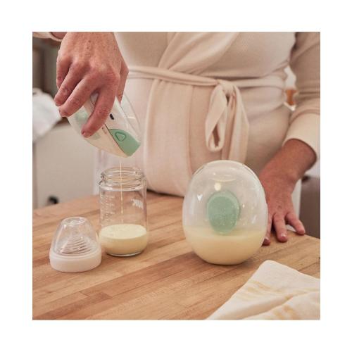 Baby: Willow Go Wearable Double Electric Breast Pump Kit - White