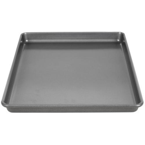 Wilton Ultra Bake Professional 12 x 16 Nonstick Large Baking Pan & 12 Plastic Cake Tray with Lid - Room Essentials™: BPA-Free Round Dessert & Bakery Tray, Dishwasher-Safe, Clear ( has an imperfection on plastic tray)