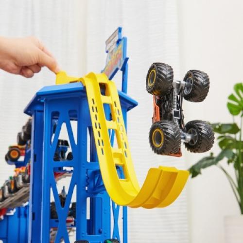 Monster Jam Garage Playset