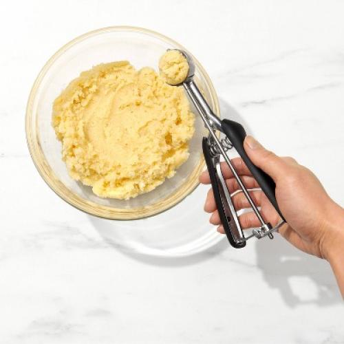 OXO Stainless Steel Small Cookie Scoop: Dishwasher-Safe, 0.33 Volume, Black, Food Scoops, 8 Length