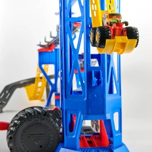 Monster Jam Garage Playset