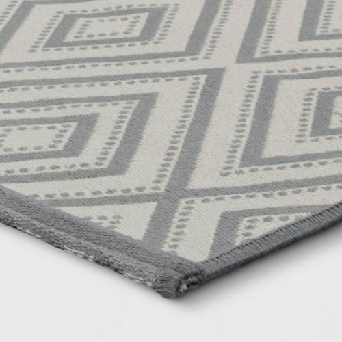 4'x5'6 Diamond Area Rug Gray - Room Essentials™