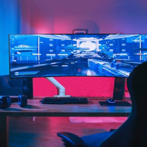 Ergotron HX Single Ultrawide Monitor Arm with HD Pivot, VESA Desk Mount for 1000R Curved Monitors Up to 49 Inches, 28 to 42 lbs - White (45-647-216)