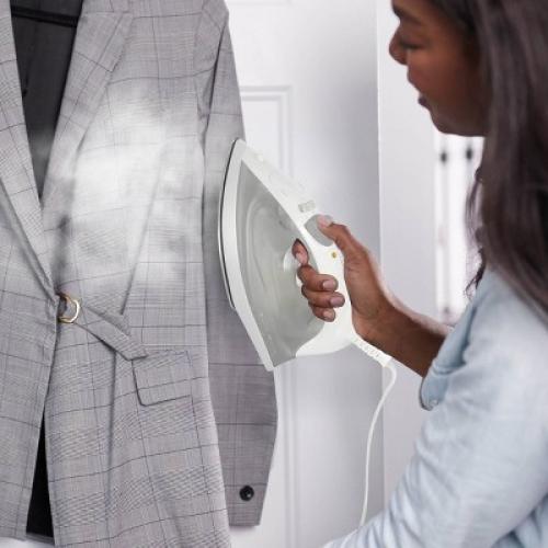 Sunbeam 1200W Compact Steam Iron with Shot of Steam Feature