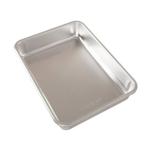 Nordic Ware 9x13 Aluminum Pan with Lid Silver