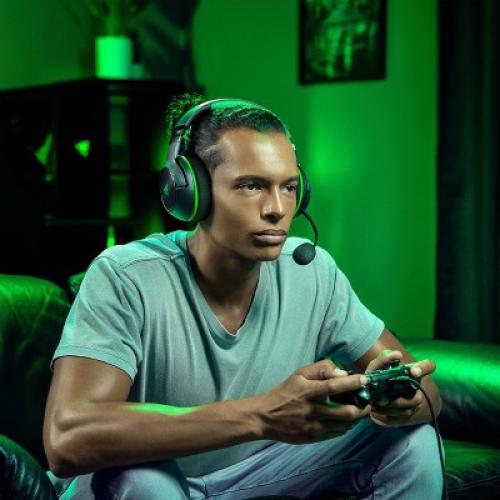 Razer Kaira HyperSpeed Wireless Multi-Platform Gaming Headset