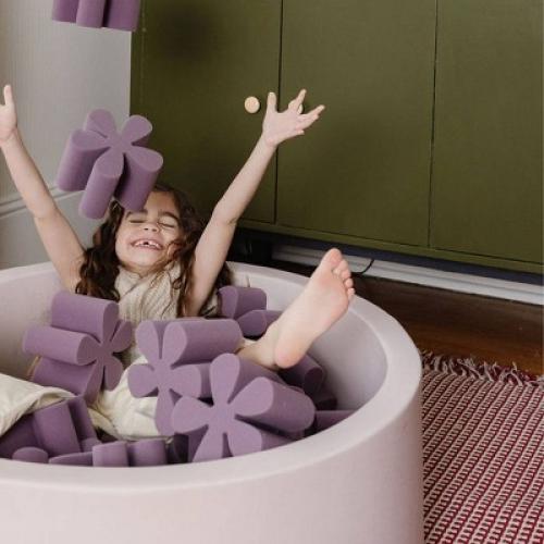 SMOL Foam Pit with Daisy Foam