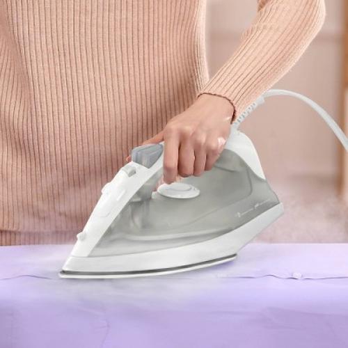 Sunbeam 1200W Compact Steam Iron with Shot of Steam Feature