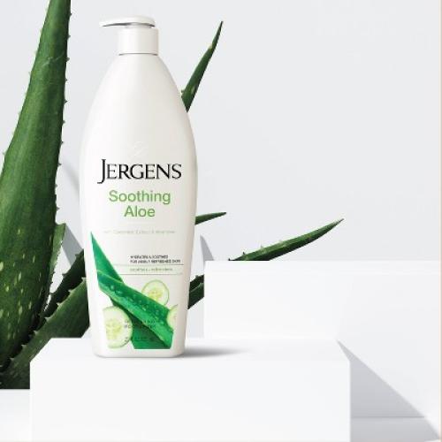 Jergens Soothing Aloe Hand and Body Lotion, Dermatologist Tested, Refreshing with Aloe Vera - 21 fl oz