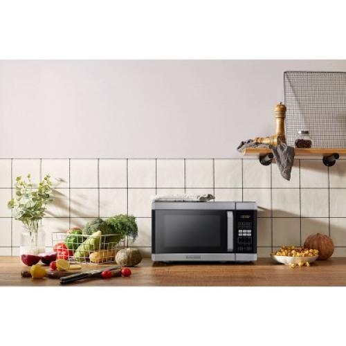BLACK+DECKER 0.9 cu ft 900W Microwave Oven - Stainless Steel
