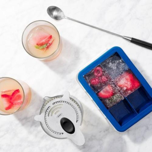 OXO Covered Ice Cube Tray Large Cubes: BPA-Free Silicone & Plastic, 6 Cavities, Dishwasher-Safe, Ice Mold with Lid