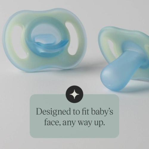 Tommee Tippee Ultra-light Day and Night Pacifiers - One-Piece Silicone Design - 4pk 0-6m