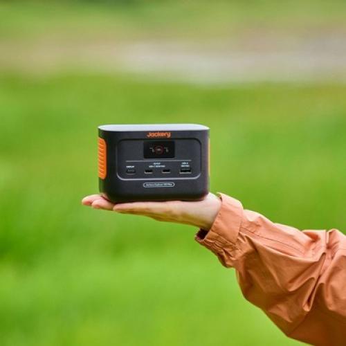 Jackery Solar Generator 100 Plus