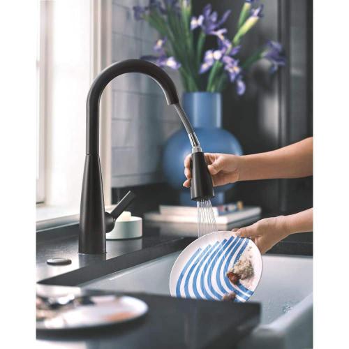 Haelyn Single-Handle Pull-Down Sprayer Kitchen Faucet with Reflex and Power Clean in Matte Black