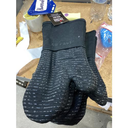 All-Clad Silicone Oven Mitt, 2 Pack, Cappuccino
