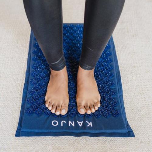 Kanjo Acupressure Mat Set Mat: 17 X 28 Inch / Pillow: 6 X 14 Inch Navy Blue KANNAVM