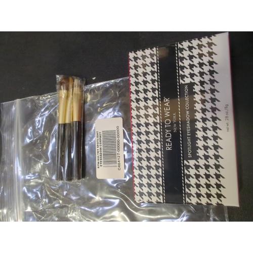 Ready to Wear New York Spotlight Eyeshadow Collection Sultry pallette