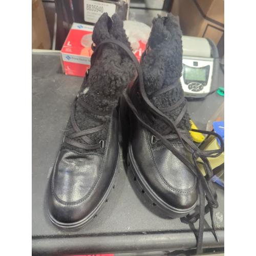 Size 9 Color Black Fur Lined boots