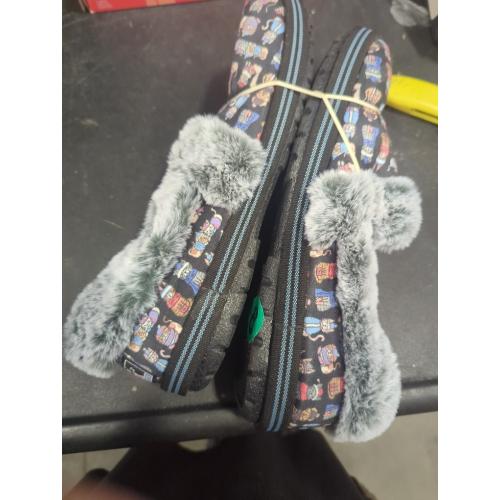 Size 8 Color Black cat fuzzy shoes