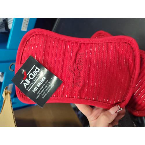 2 pack All-Clad Textiles Deluxe Heat and Stain Resistant Pot Holder. Silicone Treated Heavyweight 100-Percent Cotton Twill Hot Pad, Machine Washable, 6-inches by 10-inches, Chili Red