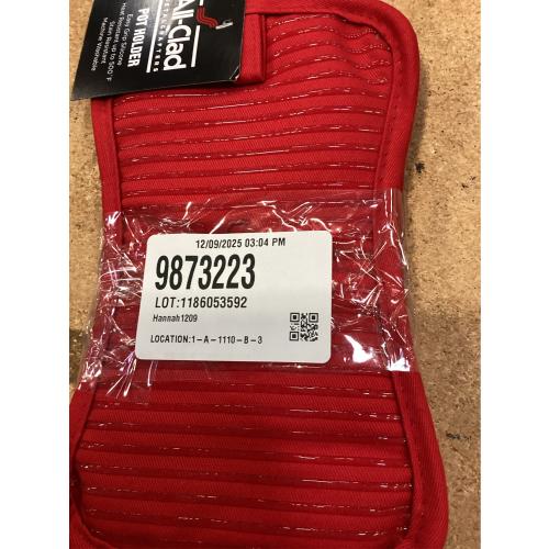 All-Clad Textiles Deluxe Heat and Stain Resistant Pot Holder. Silicone Treated Heavyweight 100-Percent Cotton Twill Hot Pad, Machine Washable, 6-inches by 10-inches, Chili Red pack of 2