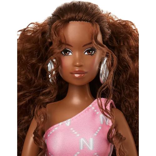 Naturalistas Paige 3 Fashion Doll with Wash Day Fashion Pack, 11.5 Inch Articulated Doll with Authentic Textured Hair, Poseable Collectible Doll for Kids Ages 3