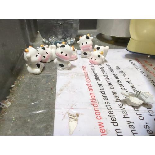 Ouligay 6 PCS Mini Cows Car Dashboard Decorations Cow Print Car Accessories Cute Funny Rear View Mirror Decoration Mini Cows Figurines Cars Interior Decor for Women Men