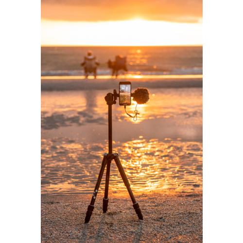 Color red JOBY - RangePod Tripod for Camera and Vlogging - Red
