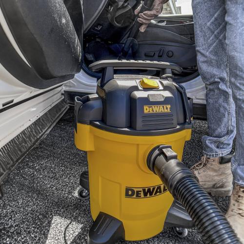 DEWALT Stealthsonic Quiet 9-Gallons 5 HP Corded Wet/Dry Shop Vacuum with Accessories Included
