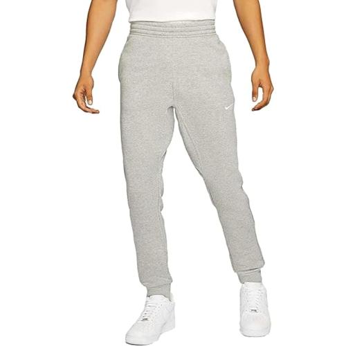 size medium. Nike Club Men's Training Joggers