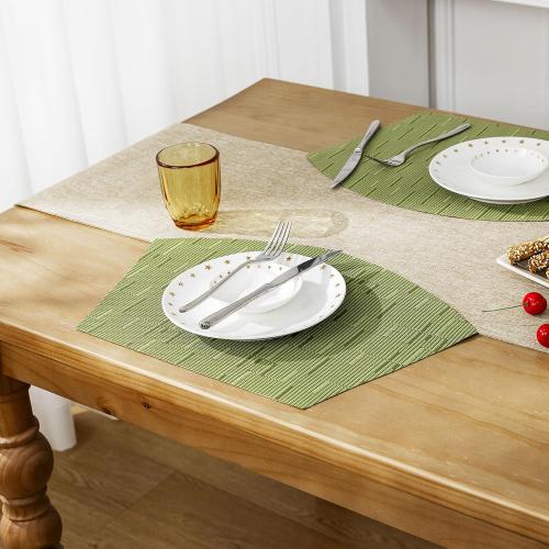 SHACOS PVC Woven Vinyl Wedge Placemats Set of 4 Round Table Placemats Wipe Clean Heat Resistant Round Table Mats (4, Green)