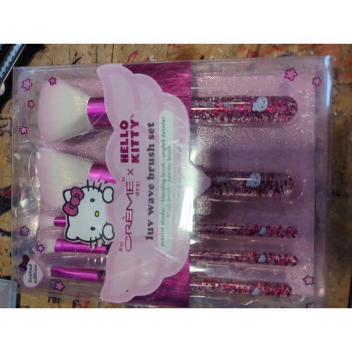 The Crème Shop 5-Pc. Hello Kitty Luv Wave Brush Set - White