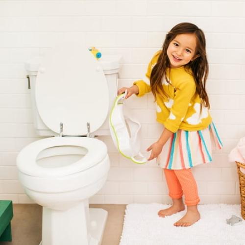 Munchkin® Sturdy™ Toddler Potty Seat, Built-in Handles, Green, Unisex‼️light dirt and good condition‼️