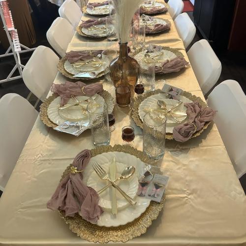 Coloch Set of 12 Gold Charger Plates, 13 Plastic Reef Serving Chargers for Dinner Plate Reusable Round Shiny Decorative Charger Plate for Wedding, Catering, Parties, Christmas, Home Dinner Use