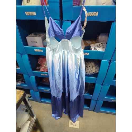 Size L ...Women European and American Gradient Sling Waist Dress